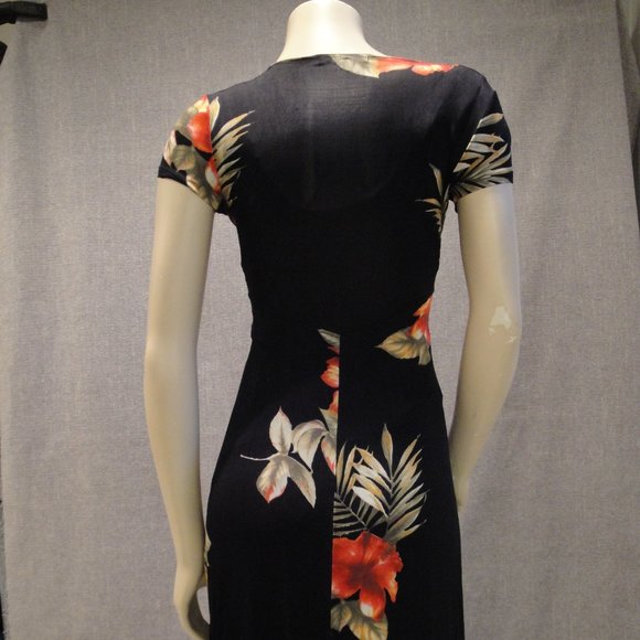Karen Kane black floral dress size petite - Picture 2 of 5